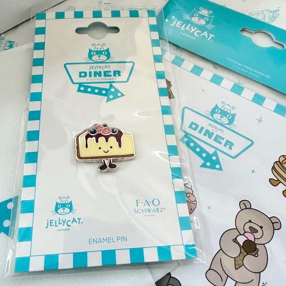 Jellycat FAO Schwarz NYC DINER EXCLUSIVE Crember Cheesecake 🔥🔥 - Picture 3 of 10